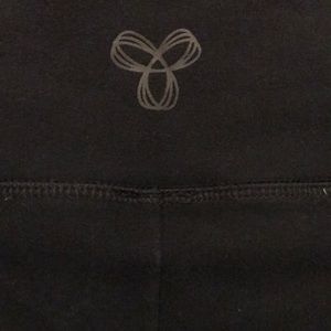 2 TNA Leggings!